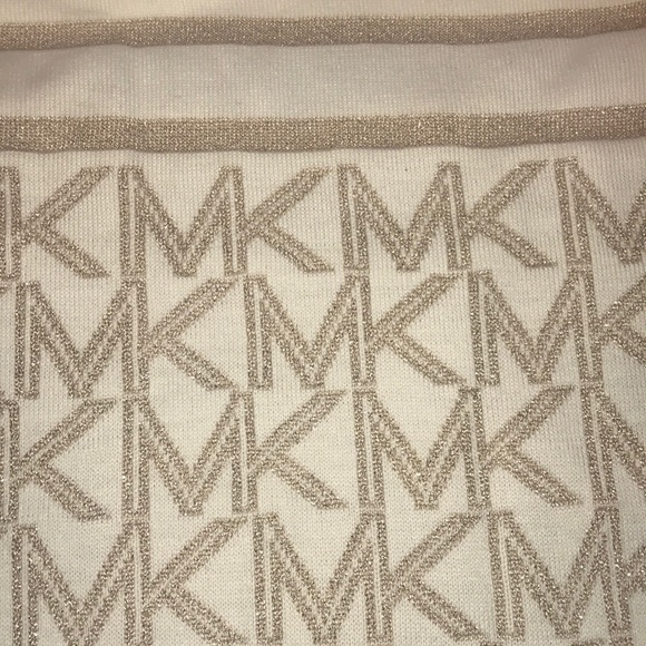 NWOT Micheal Kors scarf - Picture 5 of 6